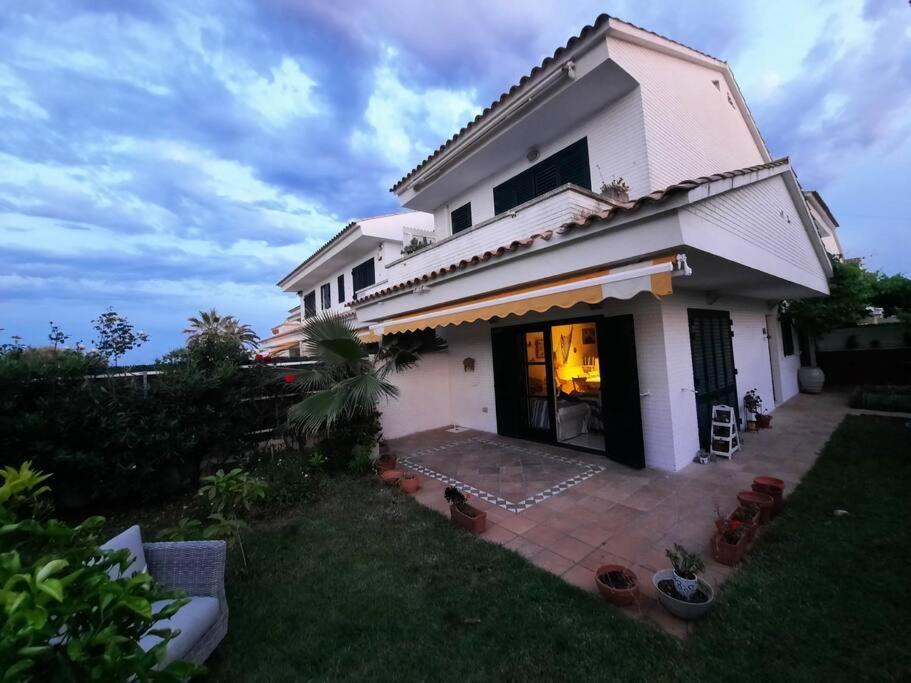 Cosy House With Garden Infront Of The Sea Apartment Creixell Exterior photo